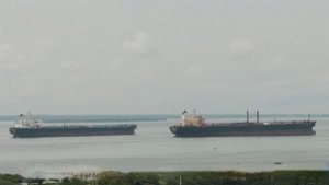 В СВР заявили, что Лондон планирует крупную антироссийскую диверсию с танкерами