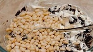 Индейка с черносливом и орехами