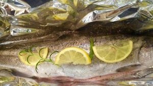 Форель с розмарином в фольге