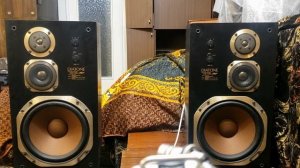 JBL Studio 580 , Diatone 73 ,Yamaha 700x звук