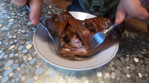 НЕЖНЕЙШИЕ СВИНЫЕ РУЛЬКИ ТОМЛЁНЫЕ В ЛУКОВОЙ ШЕЛУХЕ