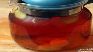 Имбирный чай с клубникой