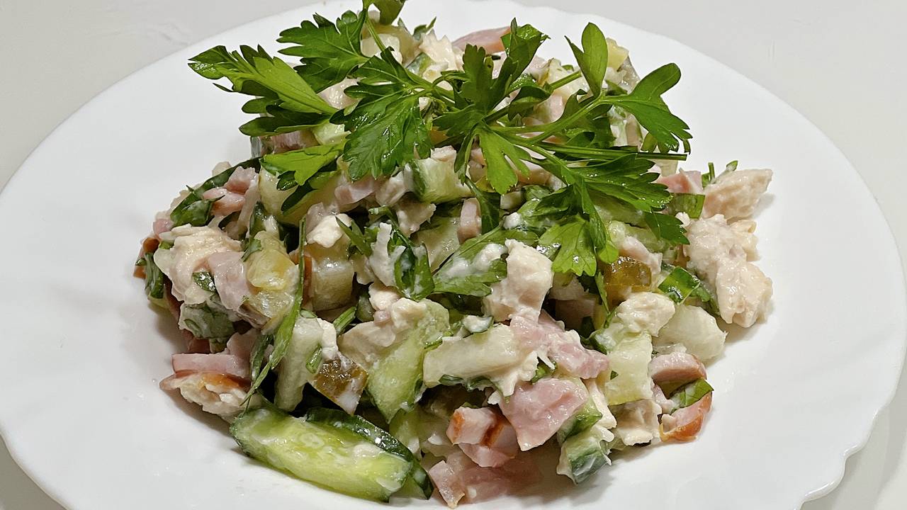 Швейцарский Новогодний салат. Он станет вашим любимым салатом. смотреть онлайн