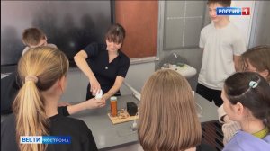 Может и задачу решить, и гирю поднять: костромской педагог ломает стереотипы