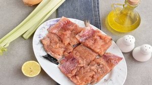 Форель на сковороде