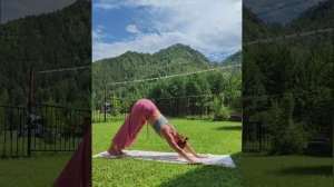 Утренняя йога на полчаса