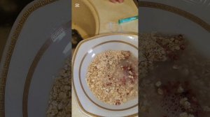 Малышок запоносил. Купила ему лекарство. Для белой кошки нет еды