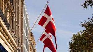 Guardian: в Копенгагене демонтируют статую русалки из-за слишком большой груди