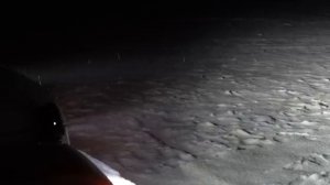 Кемпинг в сильный снегопад. Идеальный зимний автомобильный одиночный кемпинг в метель.