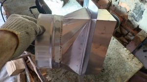 Переход с кирпичного дымохода на сэндвич.Голый,без утепления.Теплая труба идет через пепекрытие.