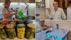 Я ВОЖУСЬ С ОГУРЦАМИ, А ЛЁШИК НАСТРАИВАЕТ КУХНЮ НА ТЕРРАСЕ.