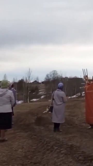 Христос Воскресе! Первый Крестный ход за 100 лет! смотреть онлайн