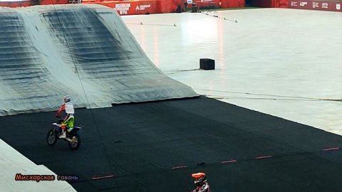 Экстремальные Московские Городские Игры на РЖД арене FMX фристайл мото 🍎 #searuss #мисхорскаягавань