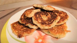 Рецепт оладьи с сыром на сковороде вкусные и простые в приготовлении подходят для завтрака быстро