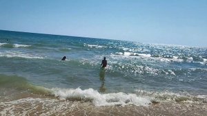 Отдыхаем на море и  купаемся на центральном пляже в Благовещенской.