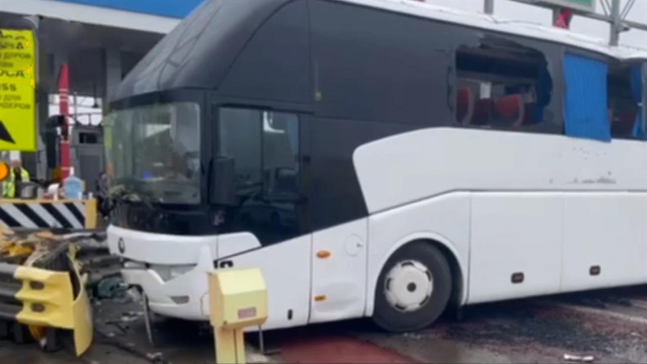 В ДТП с пассажирским автобусом на трассе М4 "Дон" пострадали более 30 человек