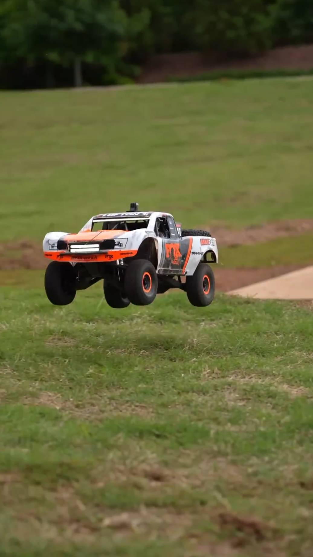 Крутая машинка на пульте управления за 60 000 рублей смотреть онлайн