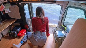 [4K] 暴風雨の夜に1人軽バンで過ごす女 | DIY軽バン車中泊旅