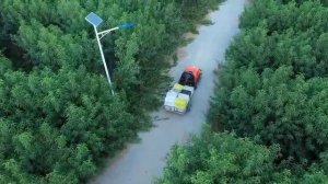 Робот опрыскиватель перевозит грузы