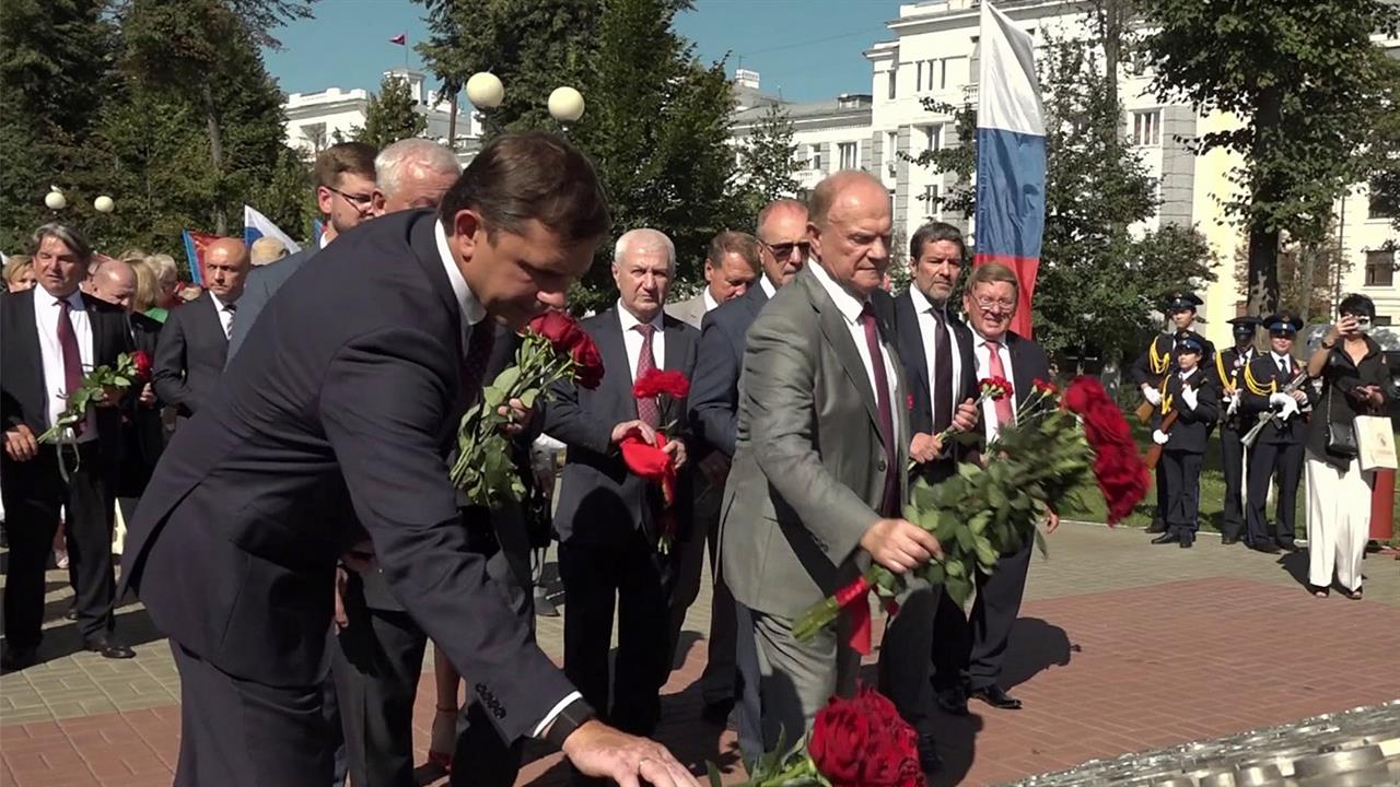 Г. Зюганов принял участие в праздновании Дня освобождения г.Орла от немецко-фашистских захватчиков.