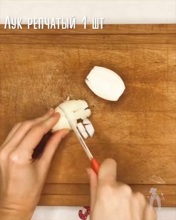 Салат с яйцом и сухариками