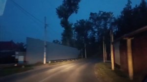 Не гоните пацаны, не гоните. дома ждут вас помните вы.  Утром рано трасса пустая.