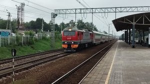 Электровоз ЭП2К-355 (ТЧЭ-6) со скорым поездом "Двухэтажный состав" № 066Э Тольятти - Москва.