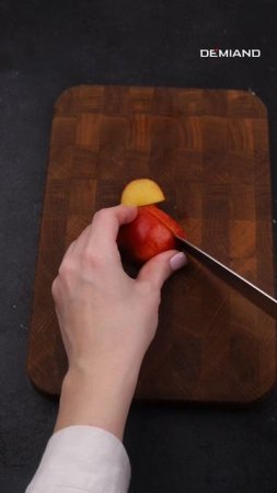 2 Брускетта с нектарином и утиной грудкой