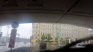 МОСКВА В ДОЖДЬ: Взгляд ИЗ-ЗА РУЛЯ vs ИЗ ОКНА КВАРТИРЫ 🏠➡️🚗