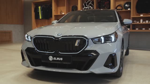 Обзор на полностью электрический BMW i5 drive 40 G60 смотреть онлайн