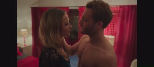 Керем Бюрсин и его партнёрши смотреть онлайн