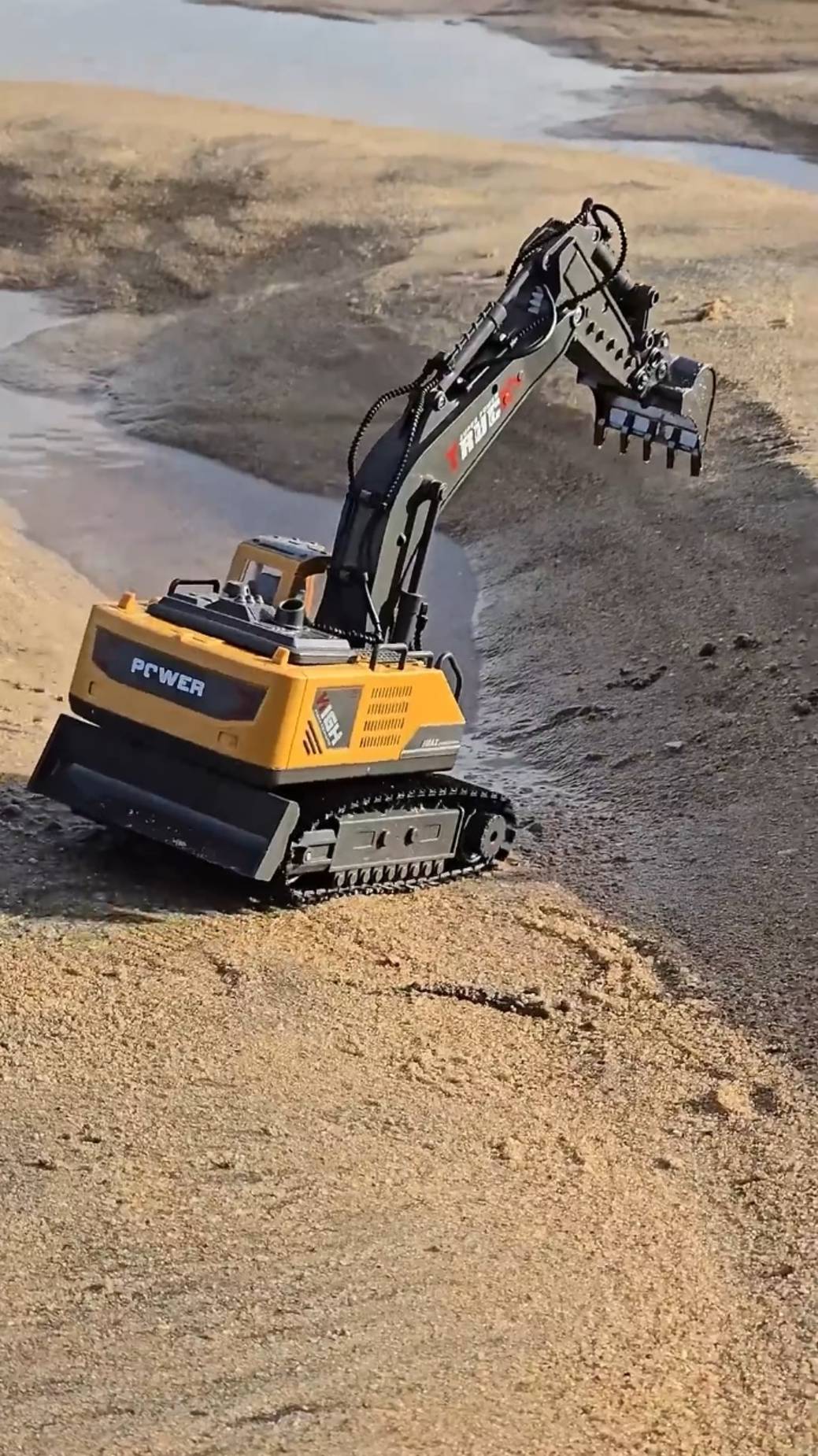 Экскаватор на пульте управления смотреть онлайн