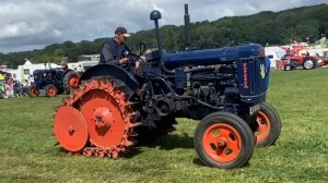 МОЩЬ! Мужики показали Caterpillar 1949 года! Работает, как новый! #5