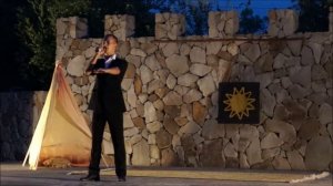 Мы живем на отцовской земле_песня