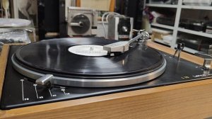 Хороший проигрыватель виниловых пластинок Lenco L78 of Switzerland