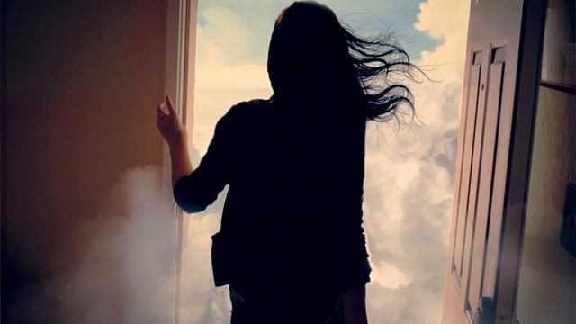 СПАСЛА ОТ СМЕРТИ смотреть онлайн