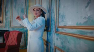 Laura Bruma - Pa Pa - Official Video (1)