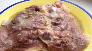 Индейка с яблоками в рукаве