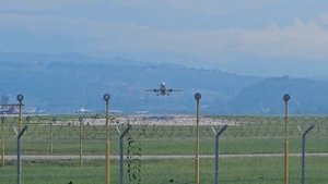 Взлет Самолета | Аэропорт Сочи