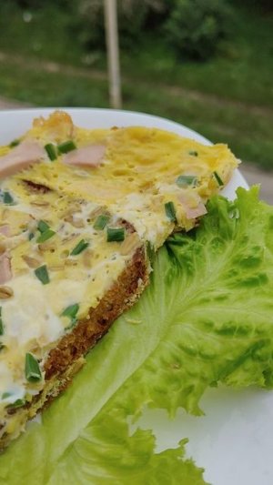 Яичница с сыром и колбасой 🍳🧀 #завтрак #яичница