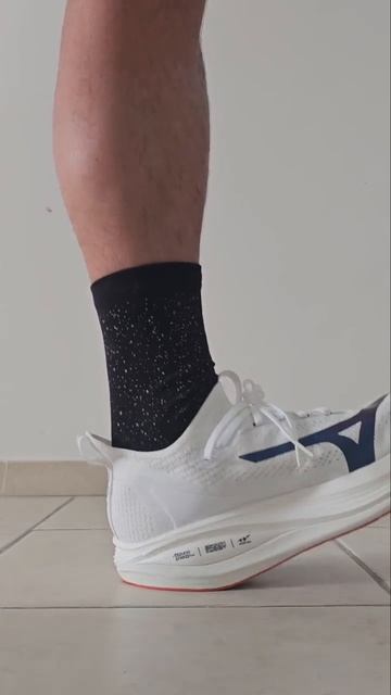 Спортивная модель Mizuno Neo Vista 2 смотреть онлайн