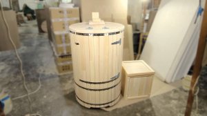 Видеообзор кедровой круглой фитобочки, со всеми опциями, покрытой OSMO и ширма парогенератора