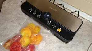 Демонстрация работы вакууматора для продуктов Felfri FVP-005