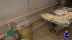 Свыше 11 кг мефедрона изъяли самарские оперативники из наркоцеха, оборудованного в ангаре в Сызрани