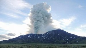 Пепловый выброс на высоту до 7 тыс. м произошел из вулкана на Камчатке