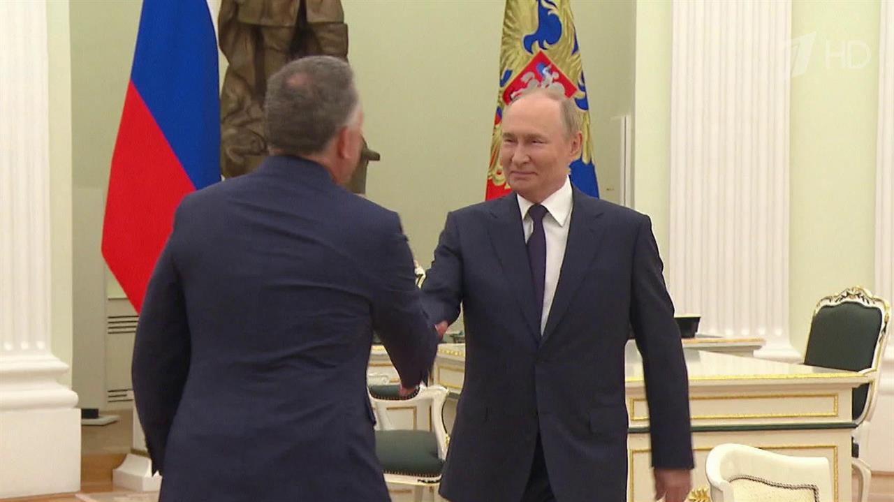 Владимир Путин принял в Кремле спецпосланника президента США Стивена Уиткоффа