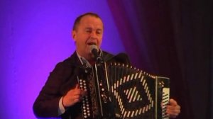 Поёт Михаил Ерасёв  Песня "Весна на Заречной улице"