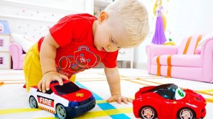 Диана и Рома занимают малыша Оливера