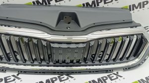 Skoda Octavia A8 с 2021- года. Решётка с хром молдингом
