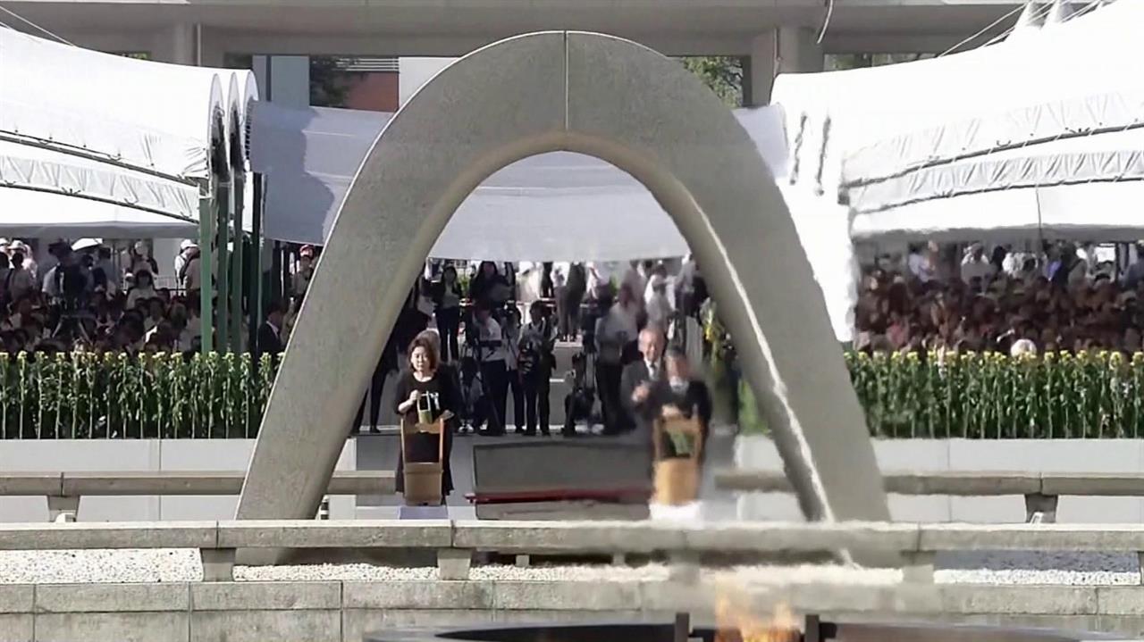 В Японии почтили память жертв атомной бомбардировки Хиросимы